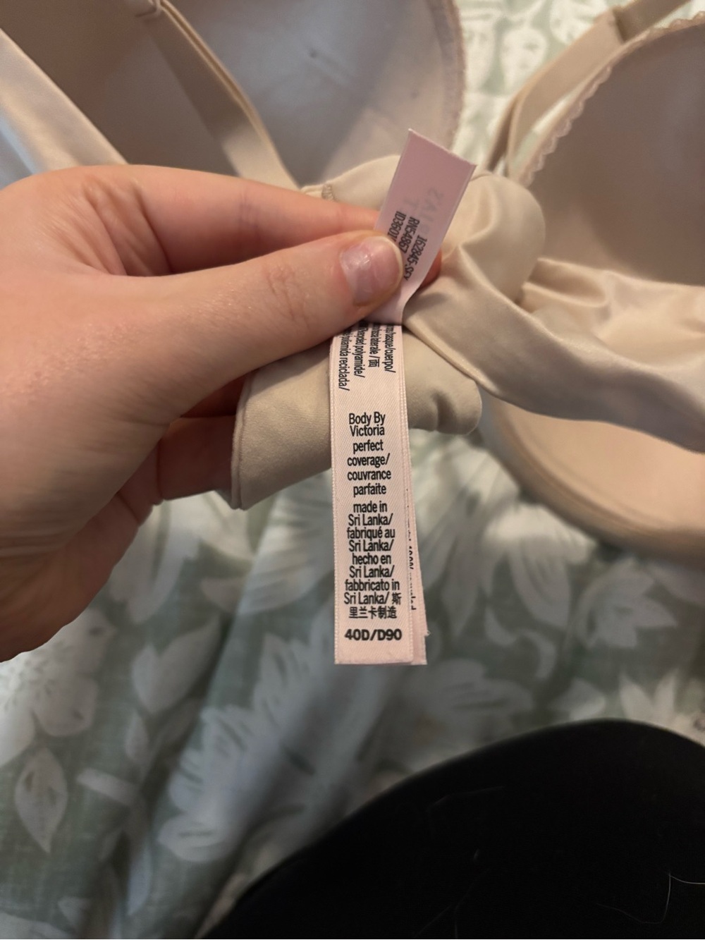 Victoria's Secret perfect coverage bra 40D - Picture 2 of 3